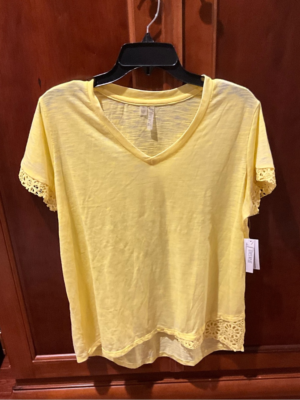 NWT Silverwesr Yellow V-Neck Crochet Trim Women's Top Size Xlarge